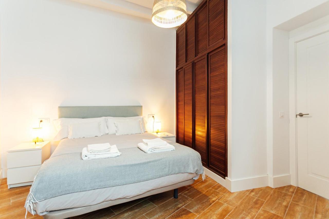 Alohamundi Peral Apartment Seville Exterior photo
